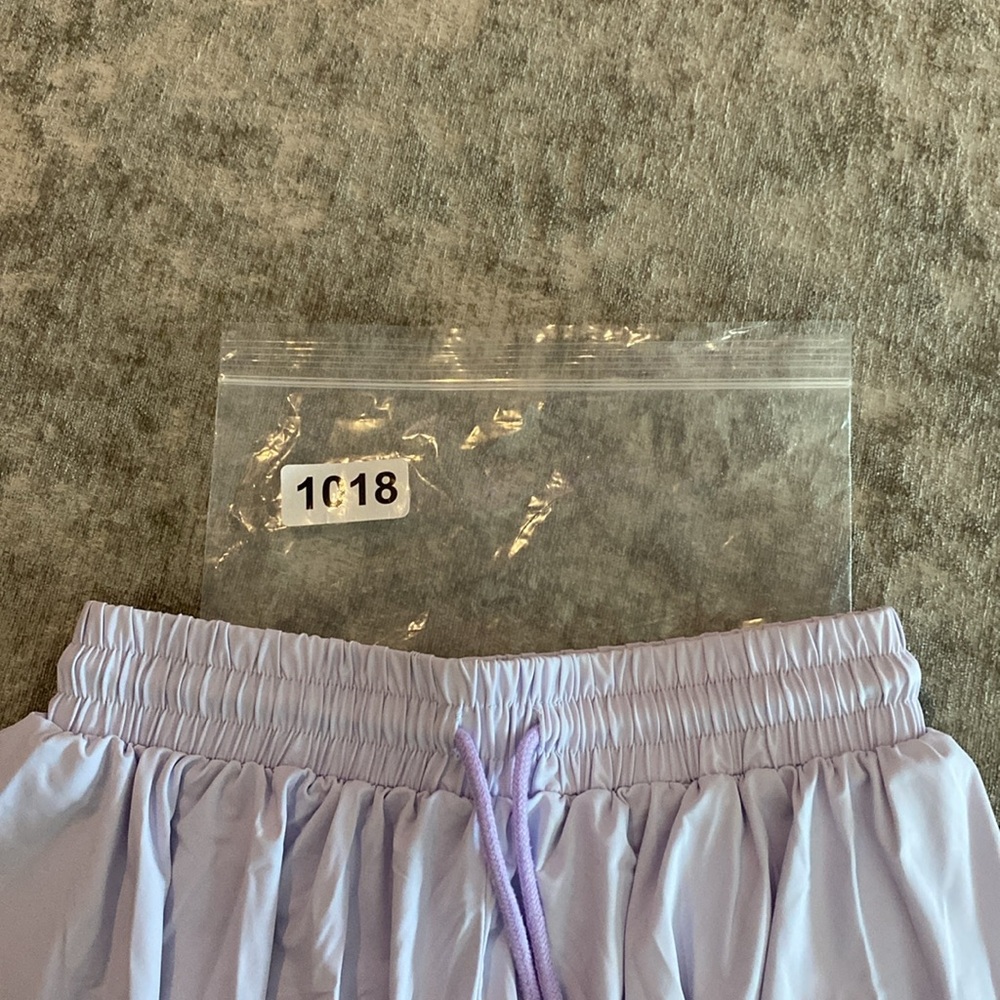 Wsirmet flowy 2 in 1 lilac shorts size Medium {1018} - Picture 10 of 11